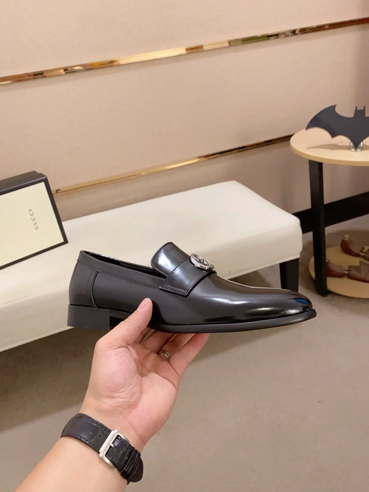 Men's shoes 💰: 520💰 (GUCCI) new series ss hot new products 💢 💠 Casual leather shoes 👞, first layer of cowhide, upper hardware buckles and logo on the sides of the shoe, brand logo on the insole and sole 💠 💎Upper: 100% cowhide 💎Inner: cowhide/100% 💎Feet: cowhide/100% 💎Sole: rubber/100% 💎SIZE: 38 39 40 41 42 43 44 Can be customized 45